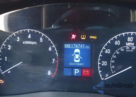 2012 Hyundai Genesis 3.8 z USA, uszkodzony, nr VIN KMHGC4DD7CU196747